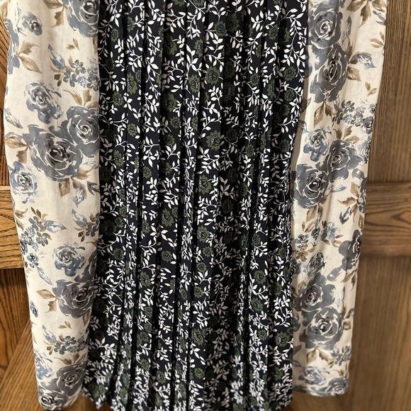 MYSTREE Sleeveless Top - Picture 5 of 11